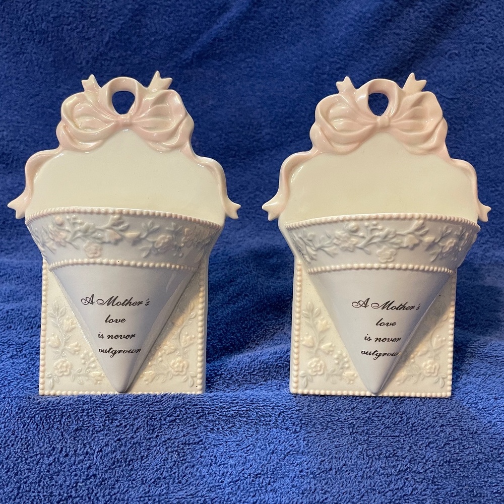 A Mother's Love is Never Outgrown Vase/Wall Pocket